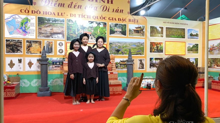 Exhibition showcases Vietnamese cultural heritage